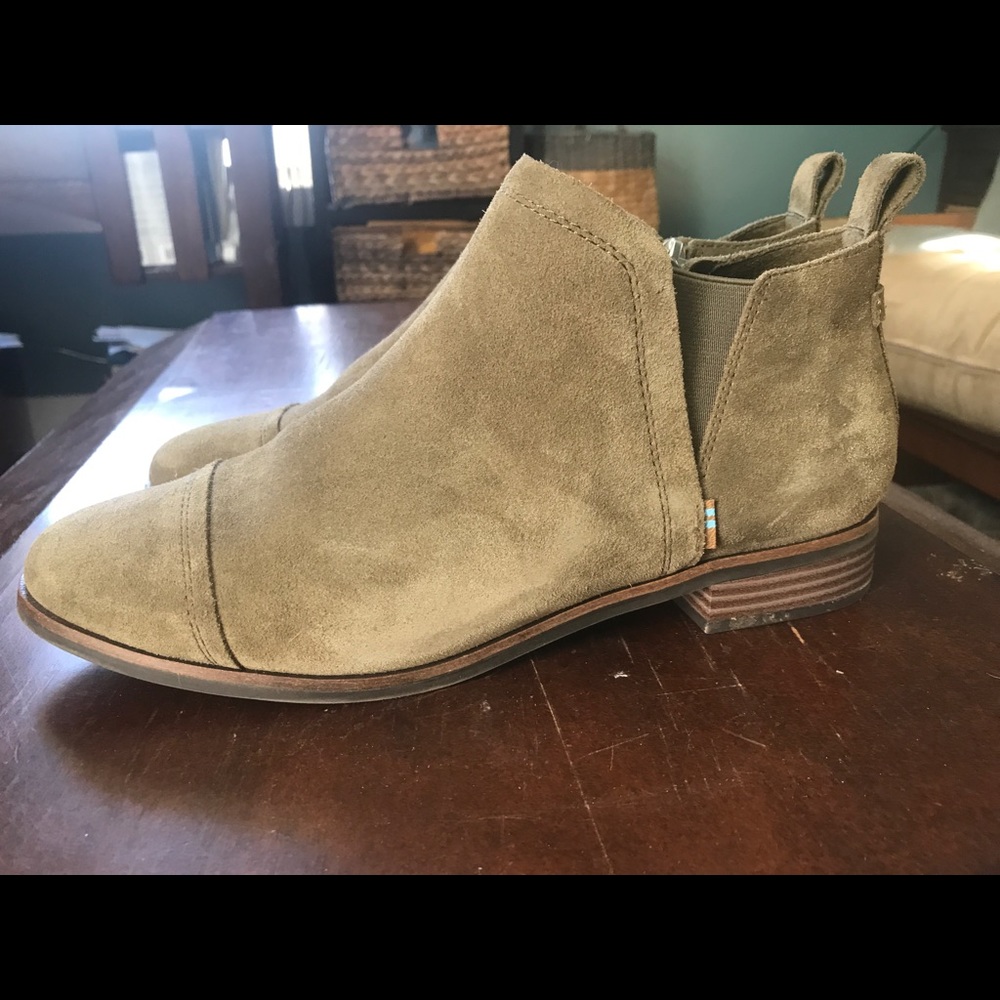 Tom’s Suede Ankle Boots